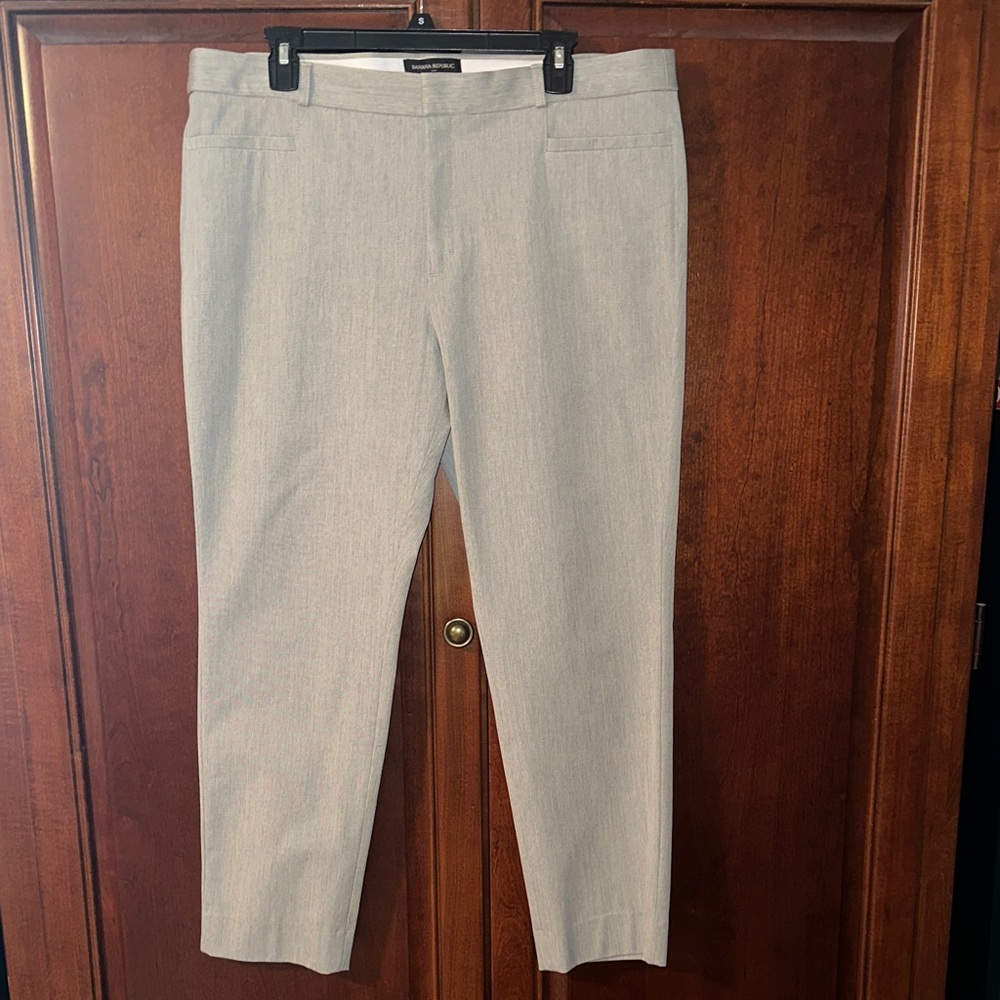 Banana Republic women’s Sloan dress pant. Size 16